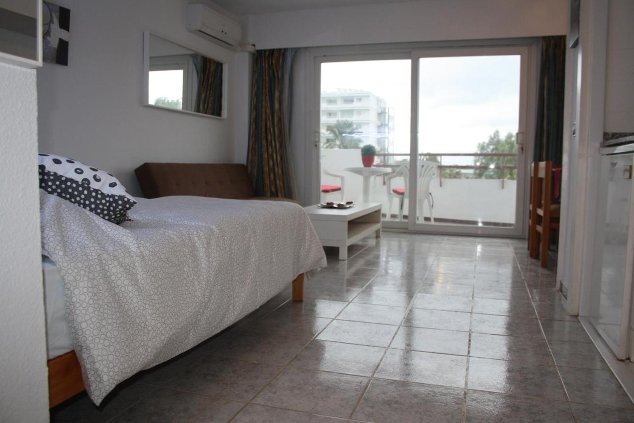 אלקודיה Apartamento Laura מראה חיצוני תמונה